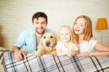 Kaç, kızım ve köpek 