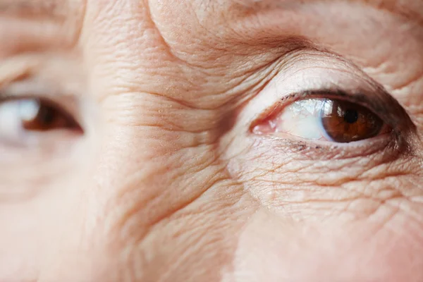 Sguardo di donna più anziana — Foto Stock