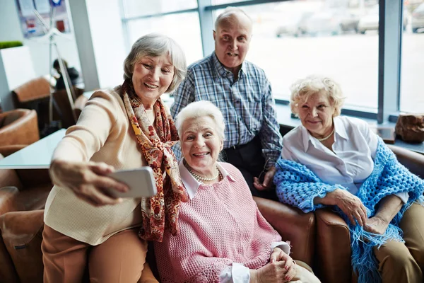 Selfie en la cafetería — Foto de Stock