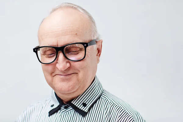 Senior man in eyeglasses — Stock Photo, Image