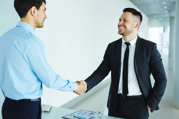 Business leaders greeting — Stock Photo, Image