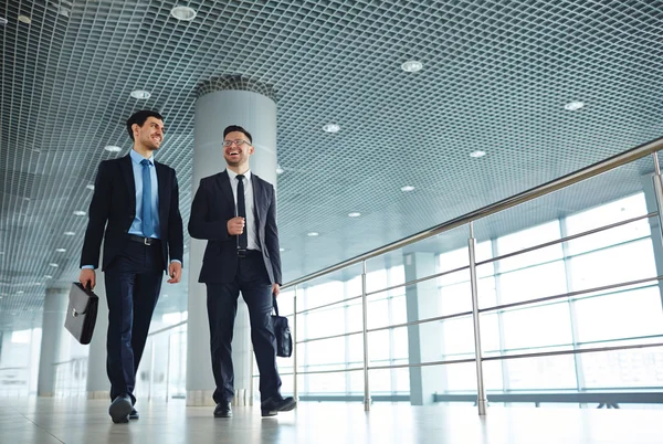 Successful business leaders in suits — Stock Photo, Image