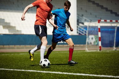 futbolcuların mücadelesi