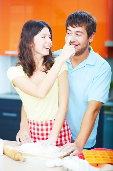 Casal se divertindo — Fotografia de Stock