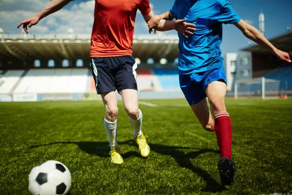 Players fighting for ball — Stock Photo, Image