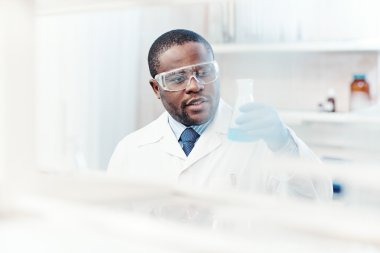 kimyager yeni madde ile