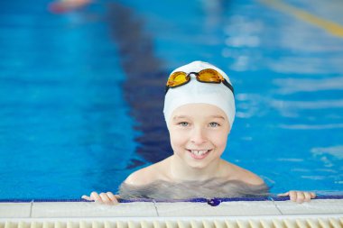 küçük çocuk mayo