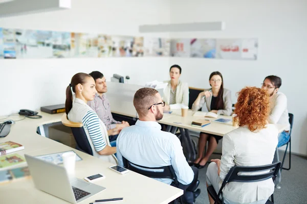 Groep van jonge managers — Stockfoto