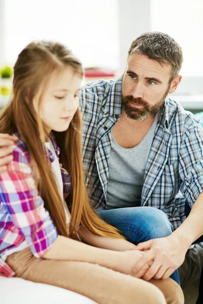 Far stödjande dotter — Stockfoto