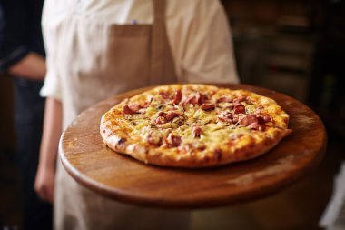 İtalyan pizza tarafından servis