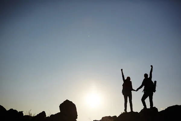 Silhouette of Couple of hikers — Stock Photo, Image