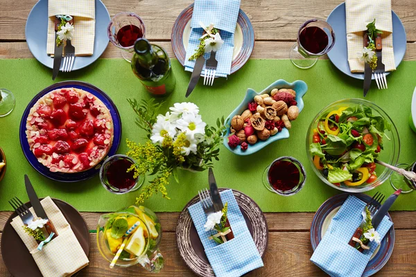 Festive table setting — Stock Photo, Image