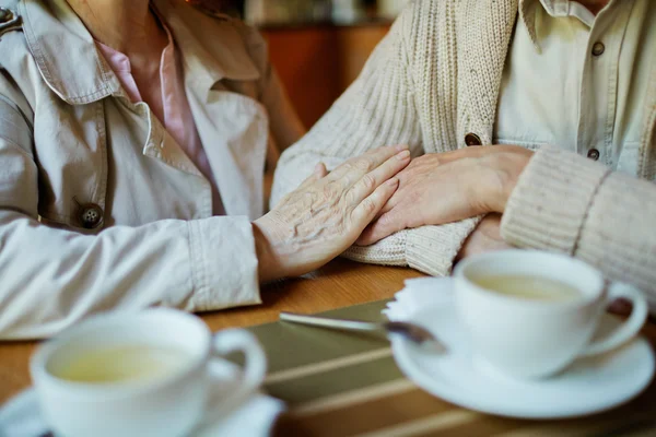 Casal sênior tomando café — Fotografia de Stock