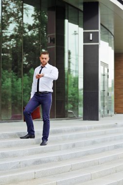 Zaman office center tarafından kontrol işadamı 