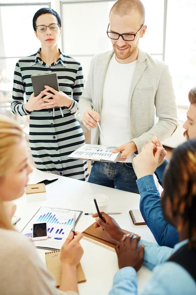 Medewerkers discussie — Stockfoto