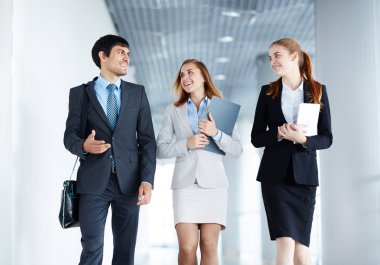 İşten sonra konuşmaya çalışan grubu