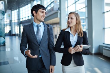 Yeni projeyi tartışan meslektaşlar