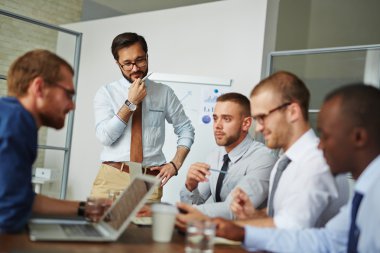 Seminerde yeni fikirlerin düşünme iş adamları