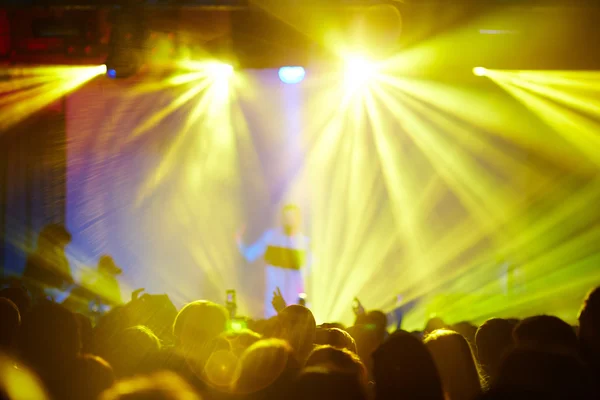 Crowd of fans at concert — Stock Photo, Image