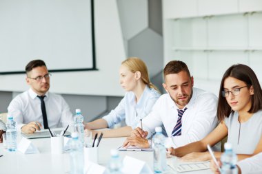 Notlar Konferansı'nda yapmak yöneticileri