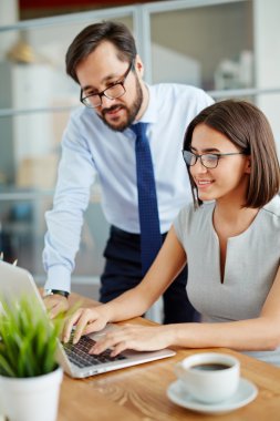 birlikte çalışan iş adamları 