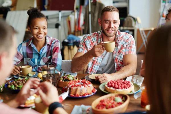 Friendly young people — Stock Photo, Image