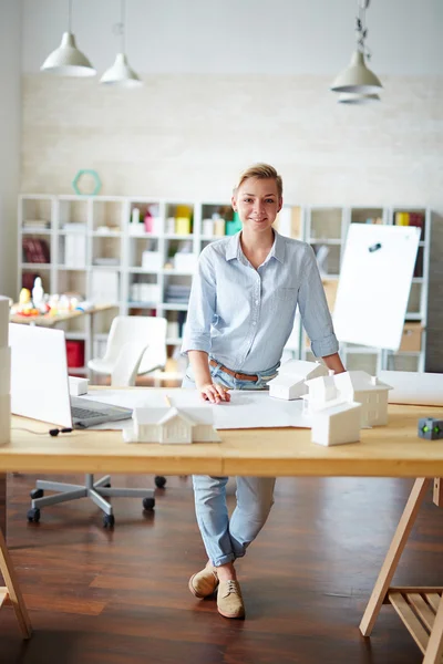 Female architect looking at camera — Stock Photo, Image