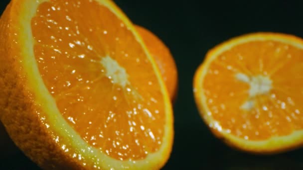 Zoom Slow Motion Macro Footage Ripe Juicy Oranges Cut Half — Stok Video