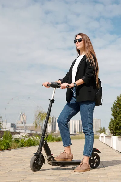 Elegant Young Businesswoman Casualwear Standing Electric Scooter Urban Environment Modern — Stock Photo, Image