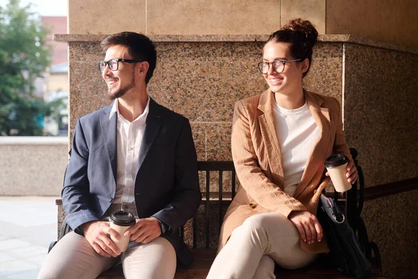 Two Young Confident Brokers Smart Casualwear Having Coffee Urban Environment — Fotografia de Stock