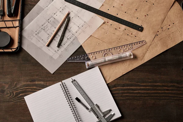 Draufsicht Auf Bürobedarf Korb Stift Mit Bleistift Und Lineal Auf — Stockfoto