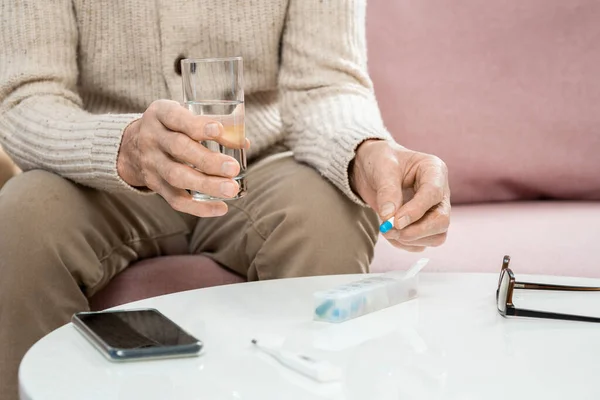 Hands Sick Senior Man Casualwear Holding Pill Glass Water Table — Stock Photo, Image