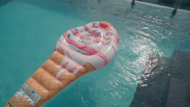 High Angle Shot Transparent Shiny Pool Water Inflatable Lounge Shape — Stock Video