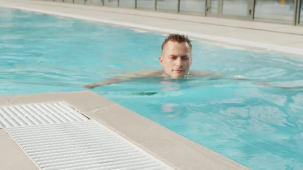 Slow Motion Close Brutal Caucasian Man Swimming Thermal Pool Crystal — Stock Video