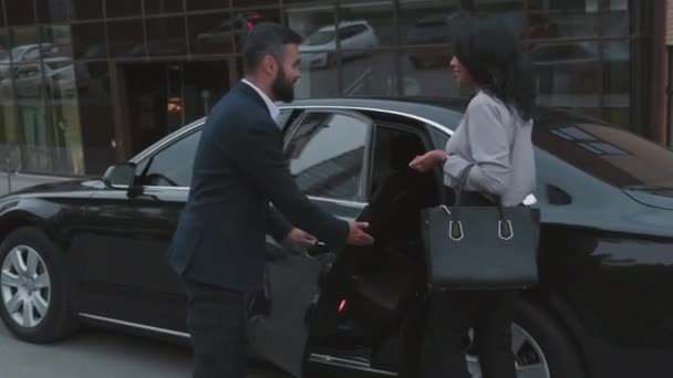 Medium Shot Male Driver Business Suit Opening Door Successful Businesswoman — Stock Video