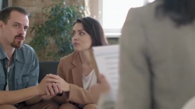 Tanımlanamayan kadın terapistlerin PAN 'ı.