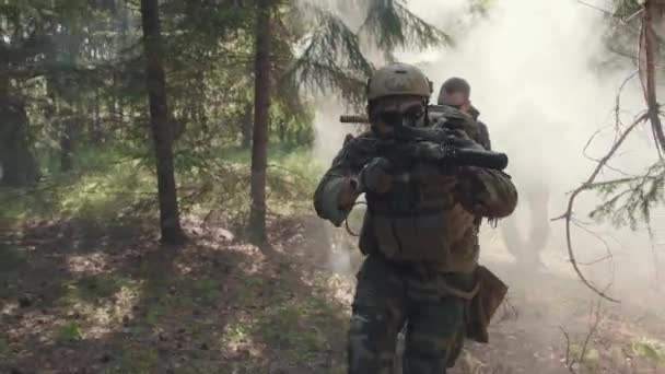 Tracking Medium Shot Soldiers Camouflage Uniform Armed Sniper Rifles Walking — Stock Video