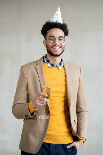 Happy Young Mixed Race Businessman Smart Casualwear Birthday Cap Holding — Stock Photo, Image