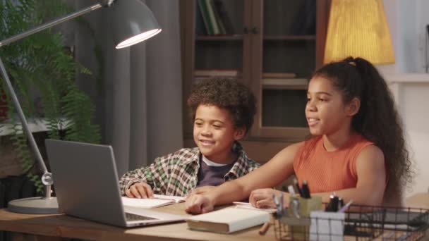 Waist Footage Cheerful Cute Afro American Siblings Having Online Lesson — Stock Video