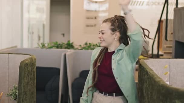 Tracking Slowmo Happy Young Woman Dreadlocks Smiling High Fiving Colleagues — Stock Video