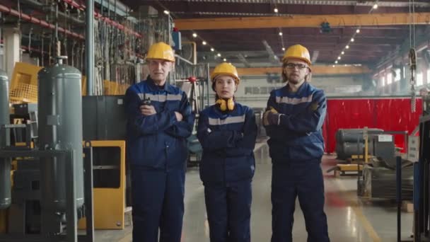 Portrait Three Male Female Factory Workers Coverall Uniform Hard Hats — Stock Video