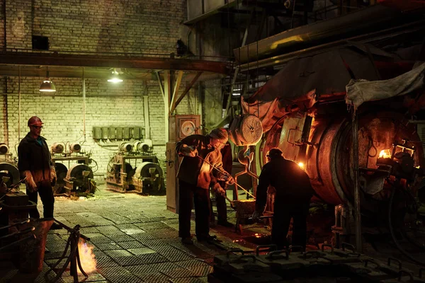 Workers Helmets Working Team Melting Iron Metal Factory — Stock Photo, Image