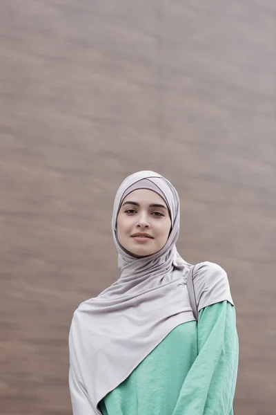 Krásná muslimská žena — Stock fotografie