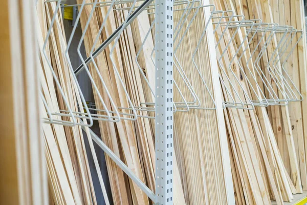 Parte de la pantalla grande con tablones de madera largos — Foto de Stock