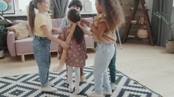 Handheld Slowmo Shot Group Happy Little Friends Spinning Cute Year — Vídeos de Stock