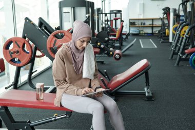 Ara sırasında Dijital Tablet Kullanılıyor