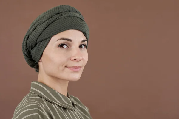 Atractivo retrato de mujer musulmana —  Fotos de Stock