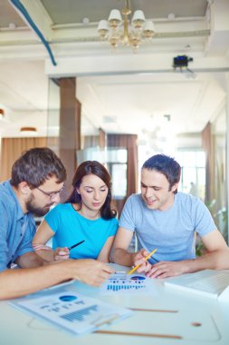 Üç başarılı iş ortakları