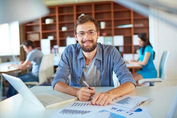 Hombre de negocios exitoso — Foto de Stock