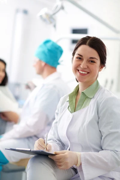 Sjuksköterska i kliniken — Stockfoto